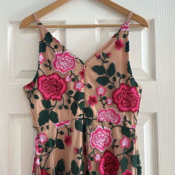 NWT Sam Edelman Rose Embroidery Sleeveless V Neck Midi Dress - Picture 9 of 16